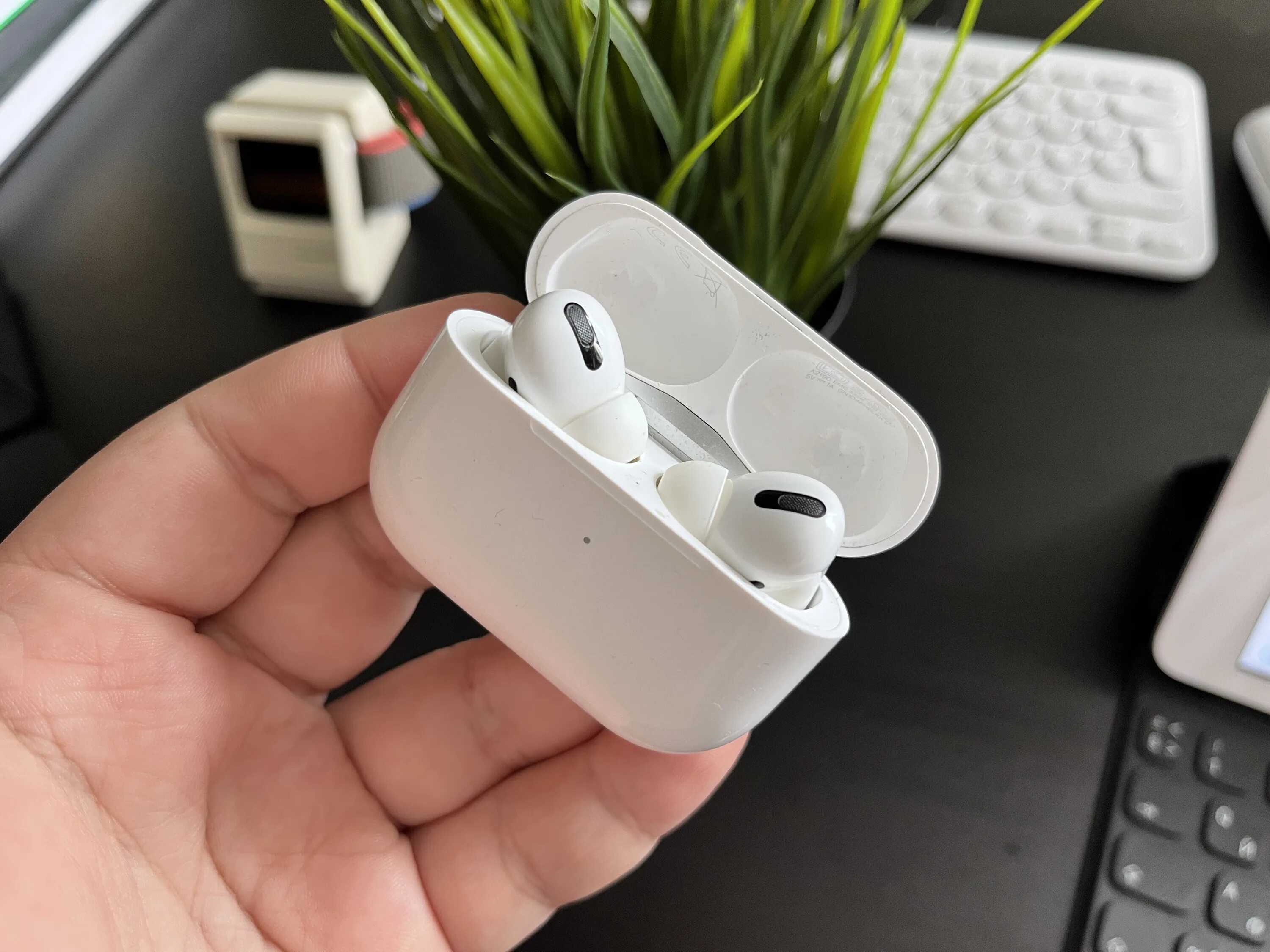 Что лучше airpods pro 2