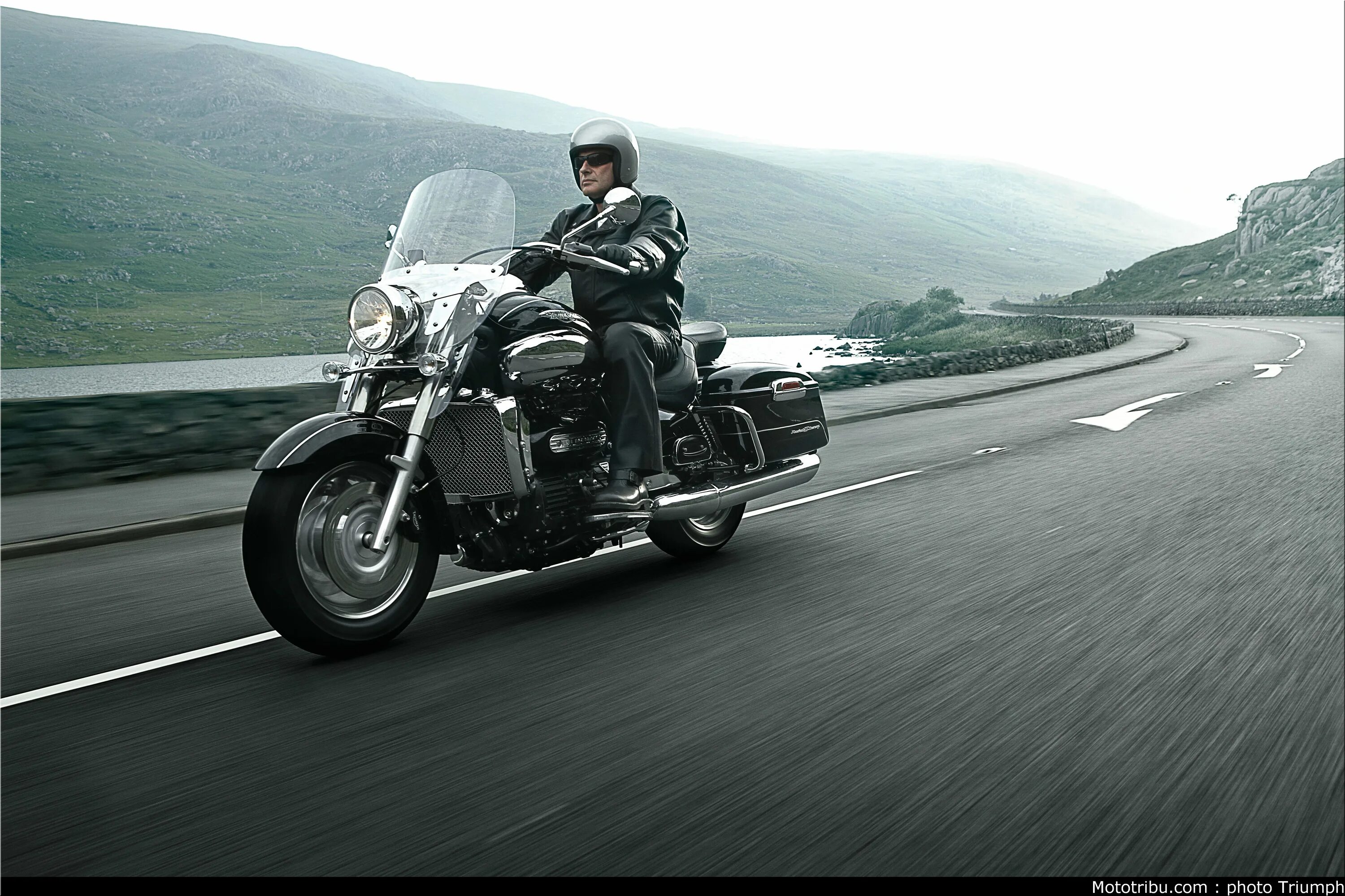 Triumph Rocket III Touring. Triumph Rocket III 2010. Триумф рокет 3 туринг. Triumph Rocket 3 Touring.