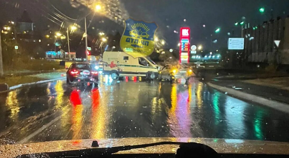 Мурманск чп сегодня. Мурманск машина. Мурманск ДТП на Ледовом вчера. ДТП Мурманск ВКОНТАКТЕ.