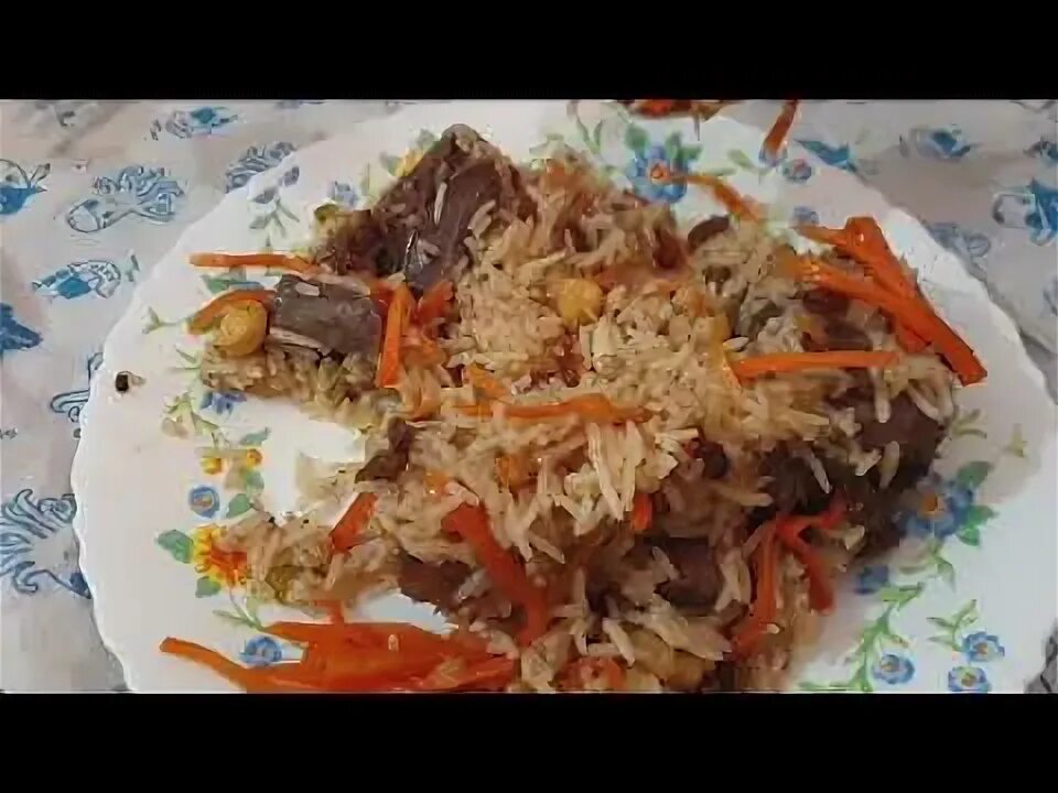 Плов в афганском казане рецепт. Плов с курицей в казане. Ингредиенты для плова с курицей. Узбекский плов с курицей. Плов в афганском казане на плите.
