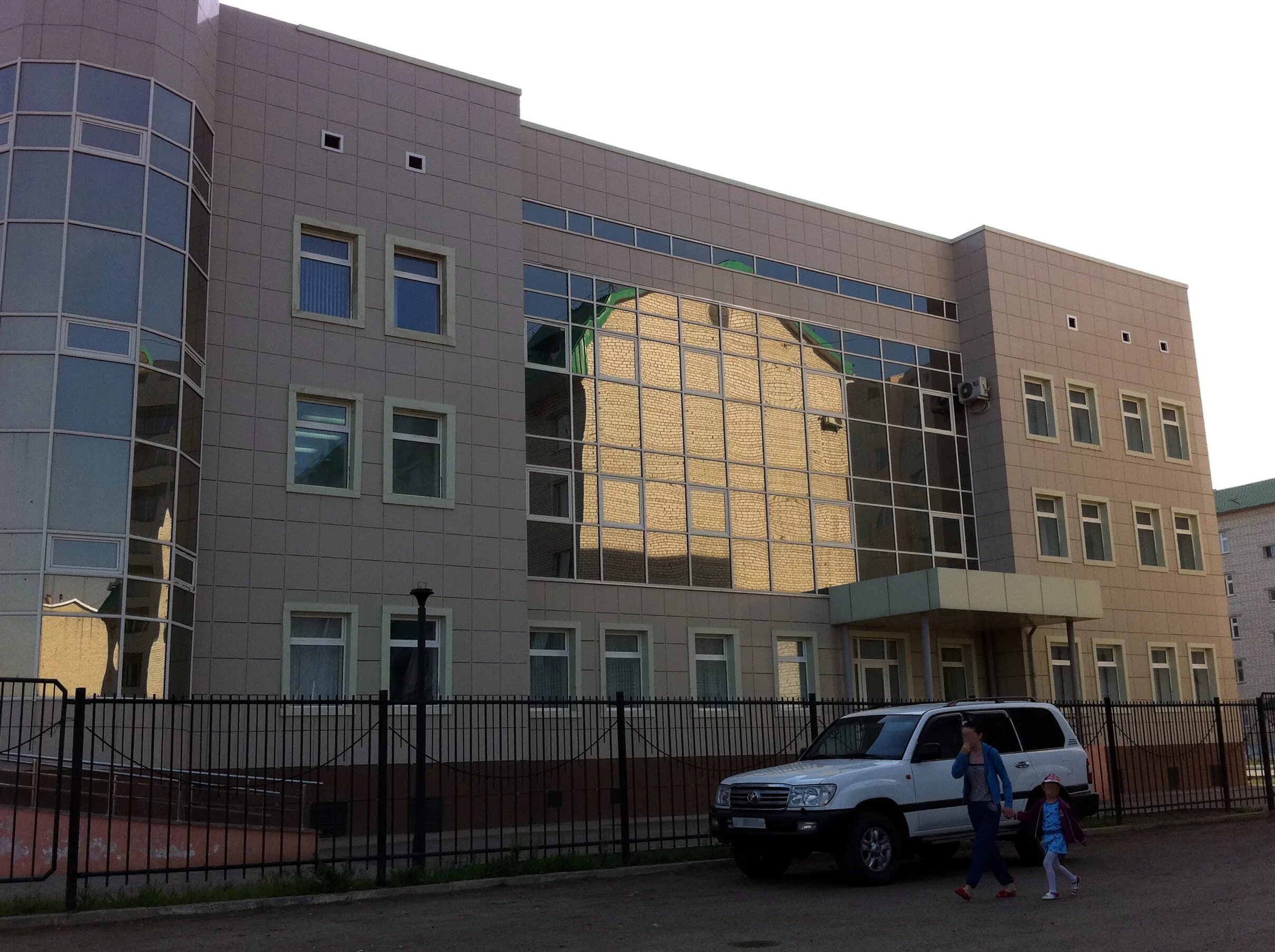 Сш 5 уральск. Уральск предприятия. Аль фараби ресторан уральск. Уральск казахстан колледжи. Шестой микрорайон уральск, школа.