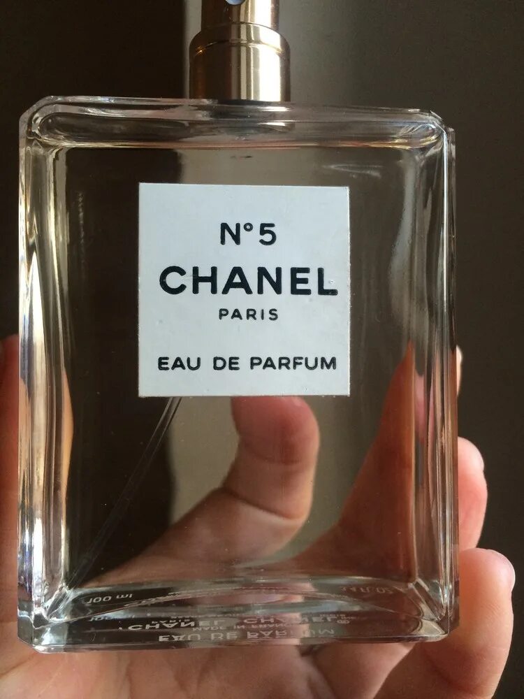 Оригинал духов chanel. Духи Шанель 5. Шанель 5 оригинал. Chanel 5 духи. Оригинальные духи Шанель 5.