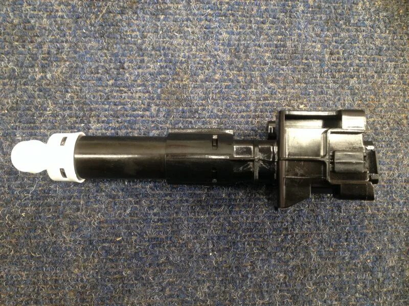 направляющий омывателя фар раф4 2008. форсунка омывателя фар тойота рав 4. форсунка омывателя фар тойота рав 4. форсунка омывателя фары рав 4. форсунка омывателя фар тойота раф4 2008.