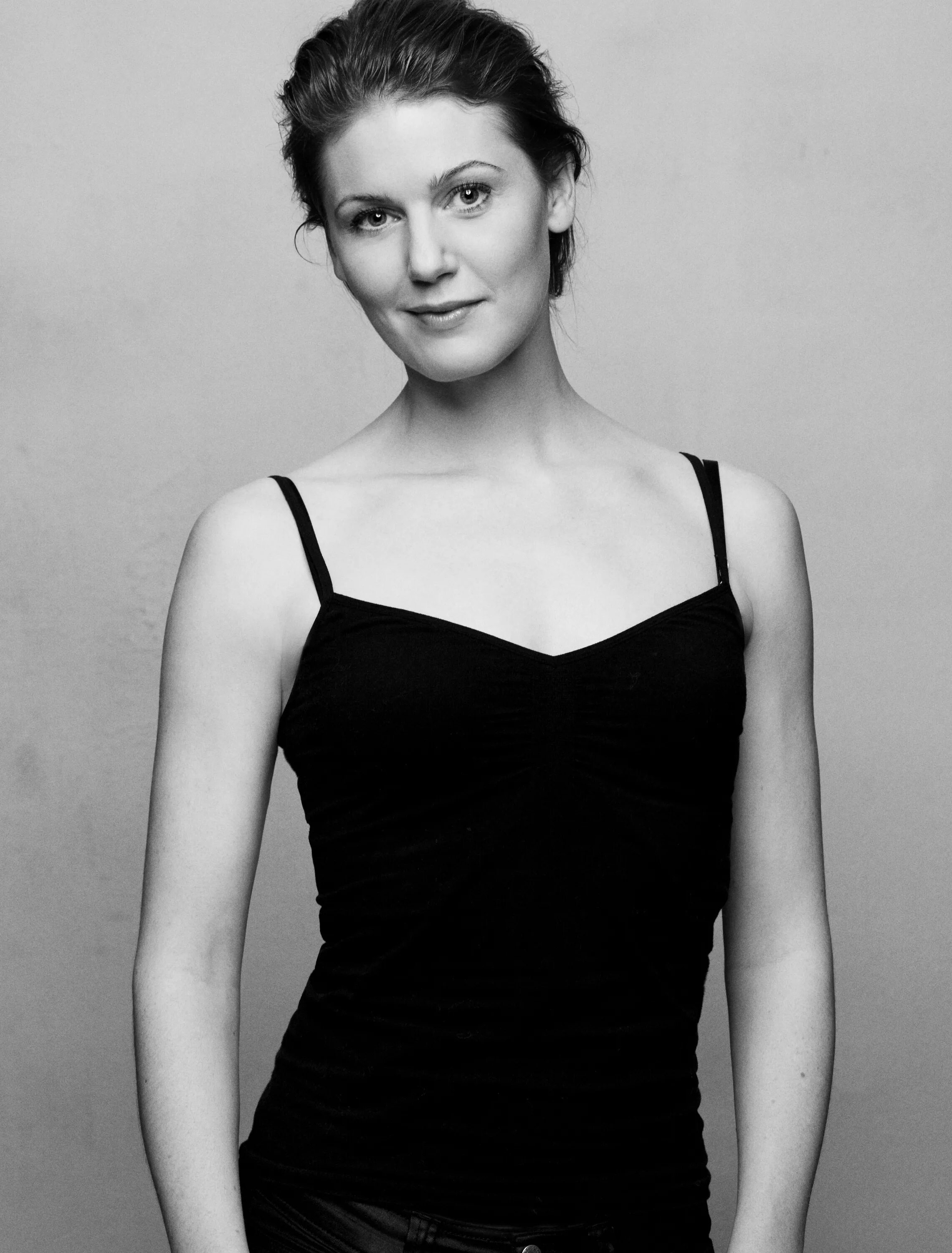 Ибен дорнер эстергорд. Ибен дорнер каштановый. Тереза эванс дорнер. Ибен дорнер. Ибен дорнер эстергорд.