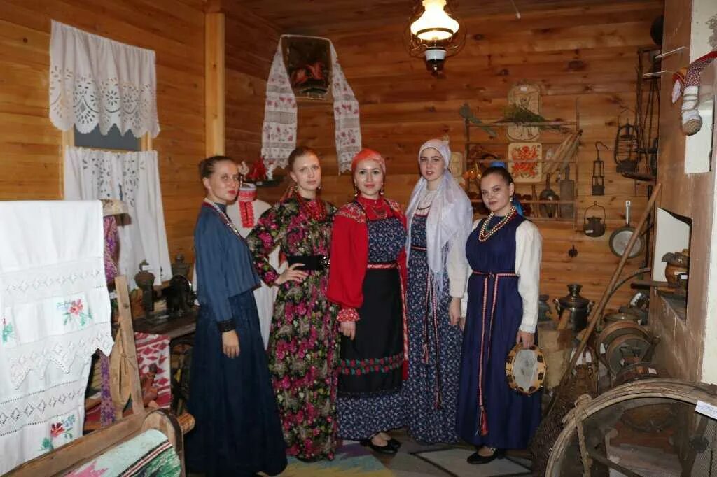 Краеведческий праздник. Яренский районный краеведческий музей. сосновский районный краеведческий музей. троицкий историко-краеведческий музей талица. селивановский районный историко краеведческий музей.