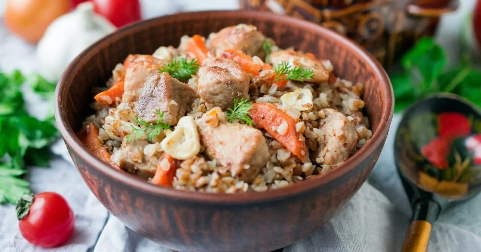 гречка с говядиной в горшочках в духовке