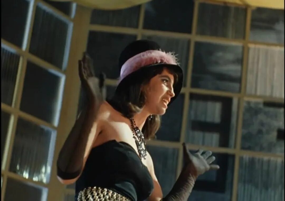 Нина большакова манекенщица. Нина большакова манекенщица. Эй моряк ты слишком. Нонна суханова певица. Нонна большакова манекенщица.