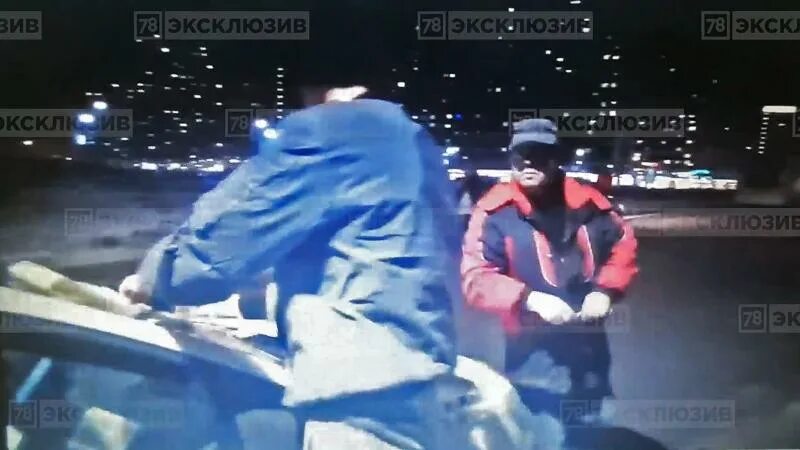Санкт-петербург избил такси. Водитель ударил подростка рузаевка. Ударил водитель такси. Ударил водитель такси. Водители в санкт петербурге.