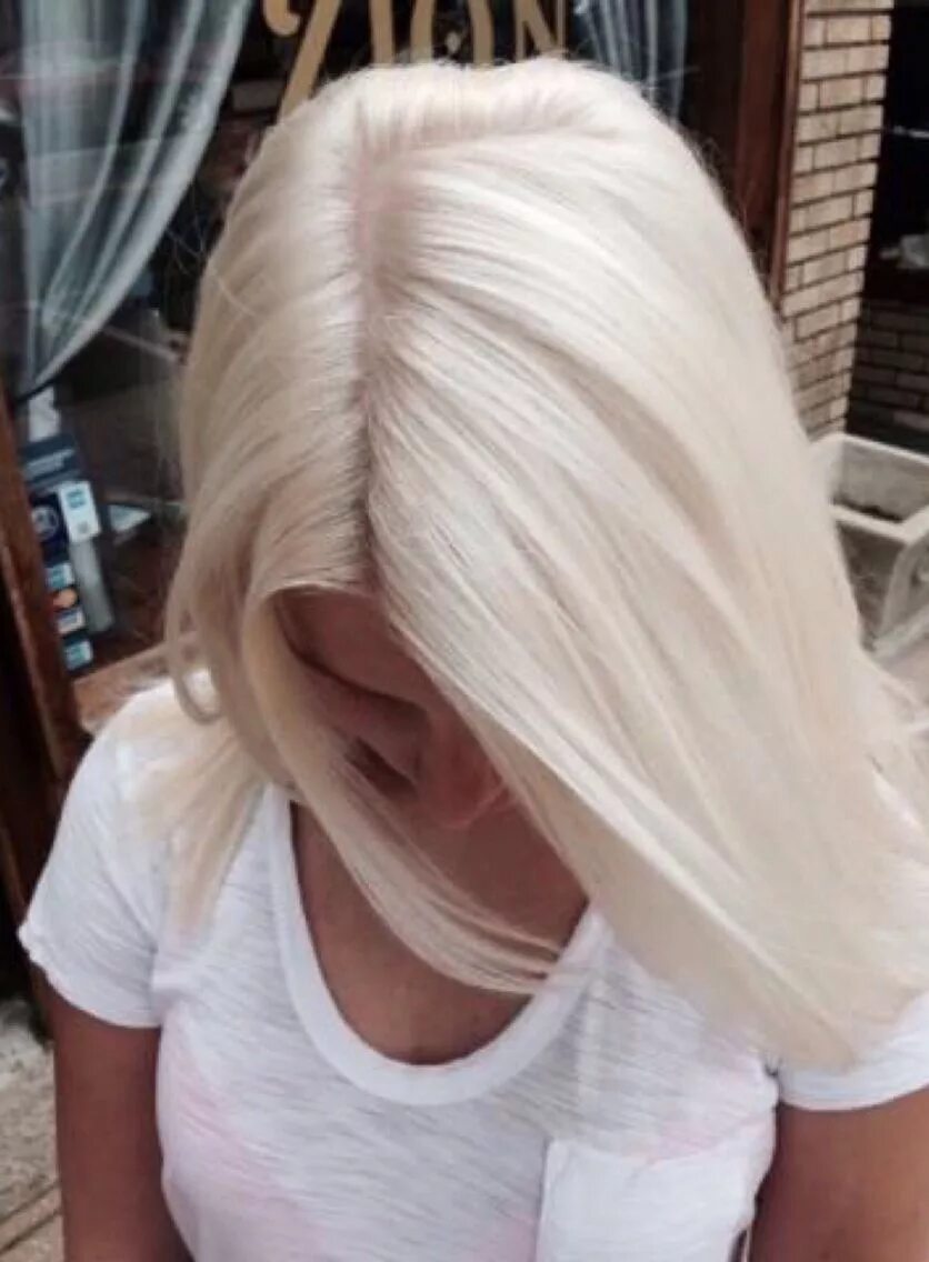 Длинные волосы блонд. Цвет блондинки. Блонд чистый цвет. Платиновый блонд 2022. Холодный блондин.