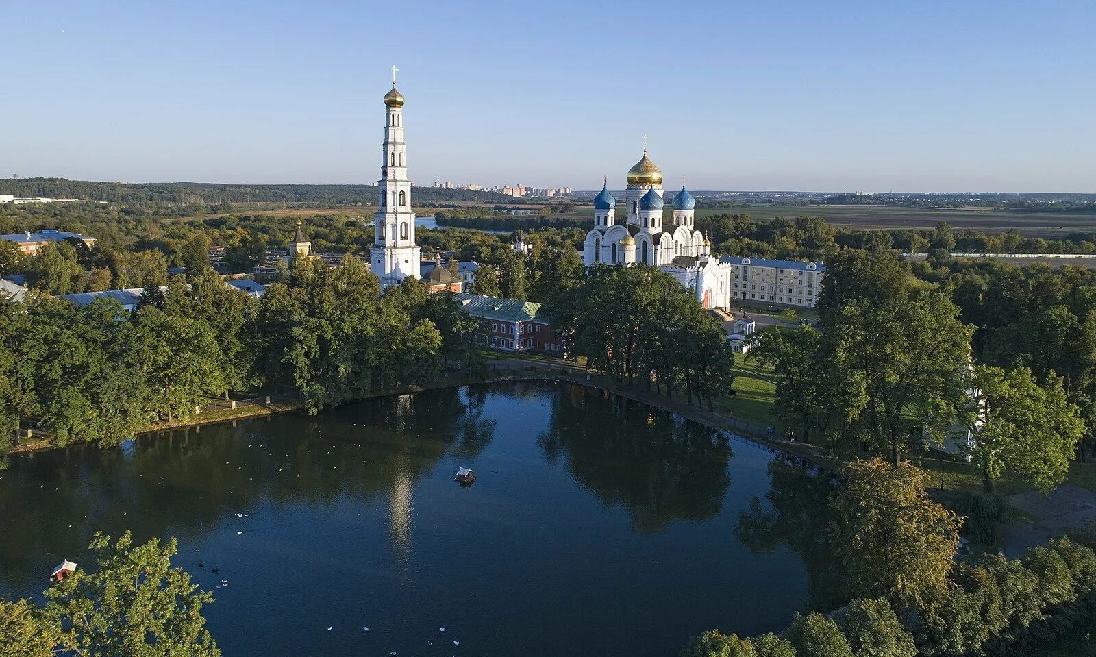 Свято угрешский монастырь. Город Дзержинский Николо-Угрешский монастырь. Храм Николо Угрешский в Дзержинске. Монастырь в Дзержинском Московской области. Свято-Никольский Угрешский мужской ставропигиальный монастырь.