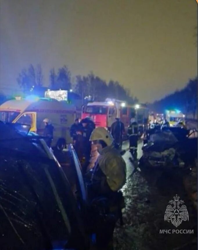 Авария в Нижнем на Мызинском мосту. ДТП на Мызинском мосту Нижний Новгород. Авария на Мызинском мосту вчера в Нижнем Новгороде. 23 декабря 2013