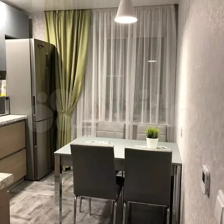 Кухня в квартире. Интерьер кухни 8 квадратных метров. Кухня в двухкомнатной квартире. Кухня-гостиная 16м икеа. Кухни квартира 42.