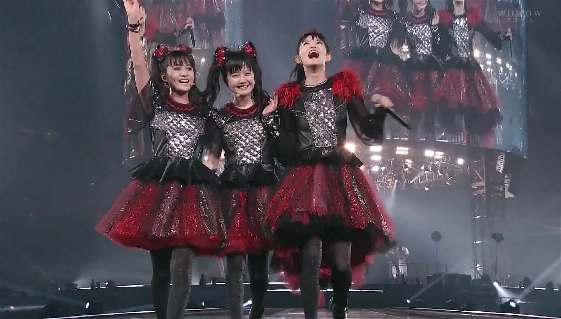 Babymetal x electriccallboy ratatata. Японская рок группа babymetal. Baby metal группа. Babymetal музыканты. Ratatata babymetal.