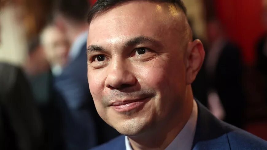 Костя Цзю решил обрезать свою косичку за $ 1 млн и рассказал, на что потратит де