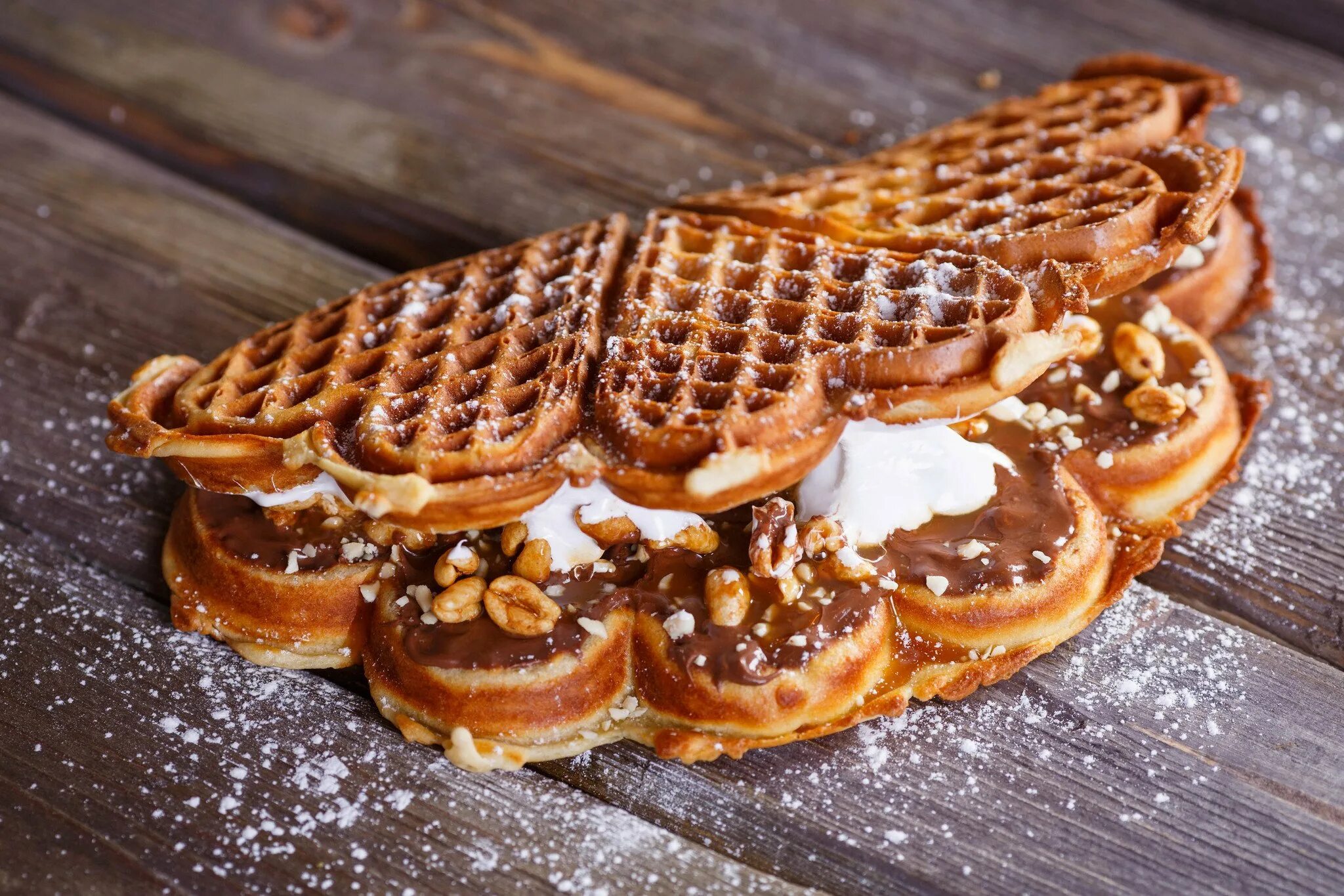 Норвежские вафли с хрустом. Норвежские вафли Waffle. Норвежские вафли СПБ. Санкт-Петербург улица Восстания 55 Vaffel. Бельгийская вафля Сникерс.