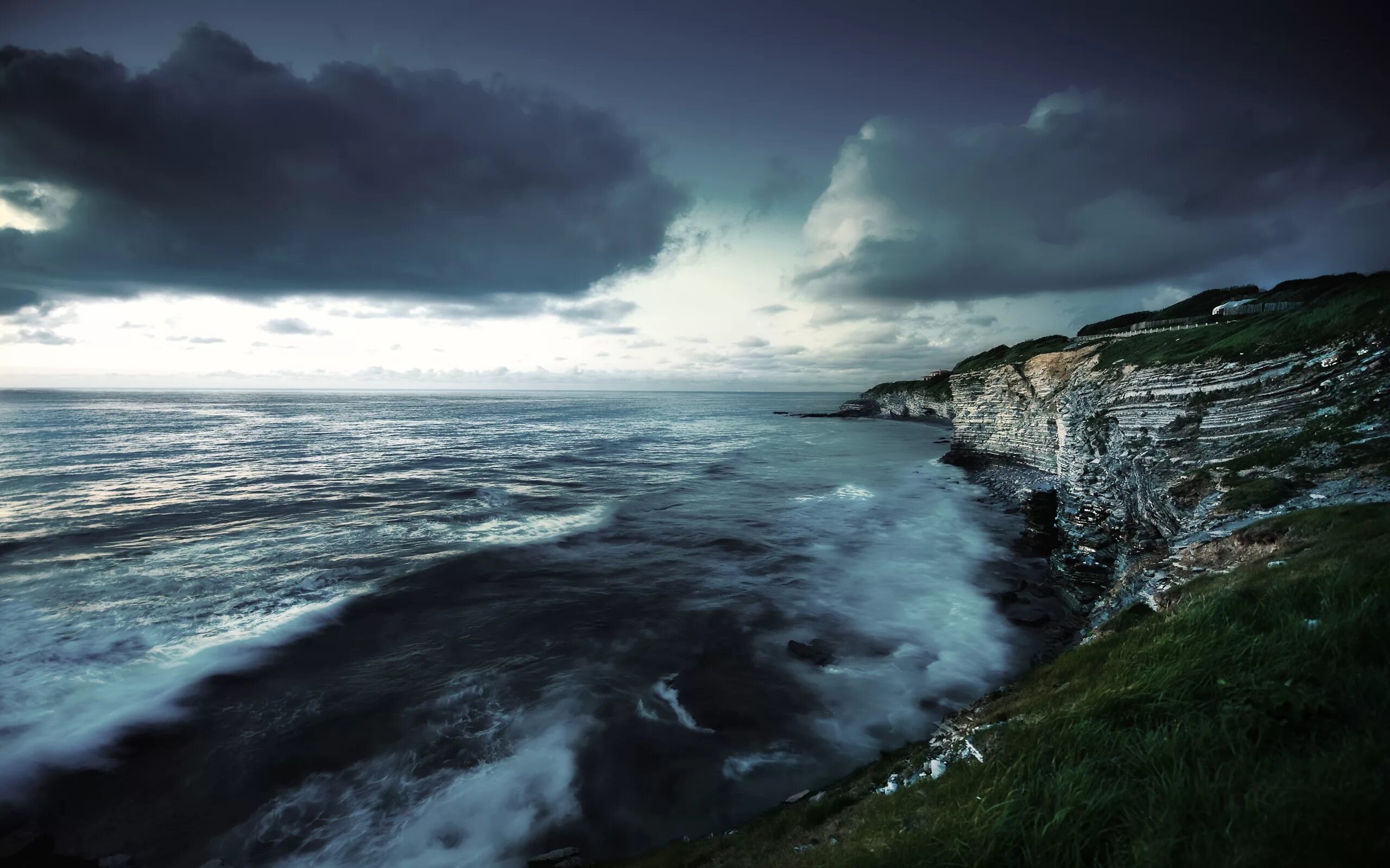 Исландия Атлантический океан. Исландия Атлантический океан берег шторм. Атлантический океан шторм. Баренцево море шторм. D coast