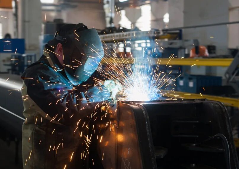 Электросварщик на полуавтоматических машинах. Электросварщик на автоматических и полуавтоматических машинах. Электросварщик. Электрогазосварщик на полуавтоматических машинах. Полуавтоматическая сварка.