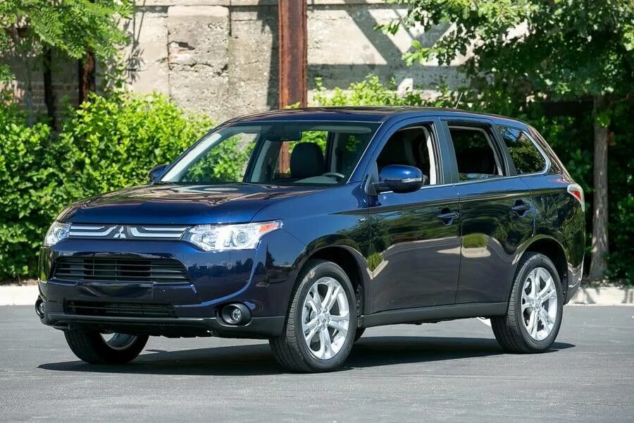 Mitsubishi outlander полный. Outlander 2014. Митсубиси Аутлендер 2014. Митсубиши Аутлендер 2014. Аутлендер 2014г.