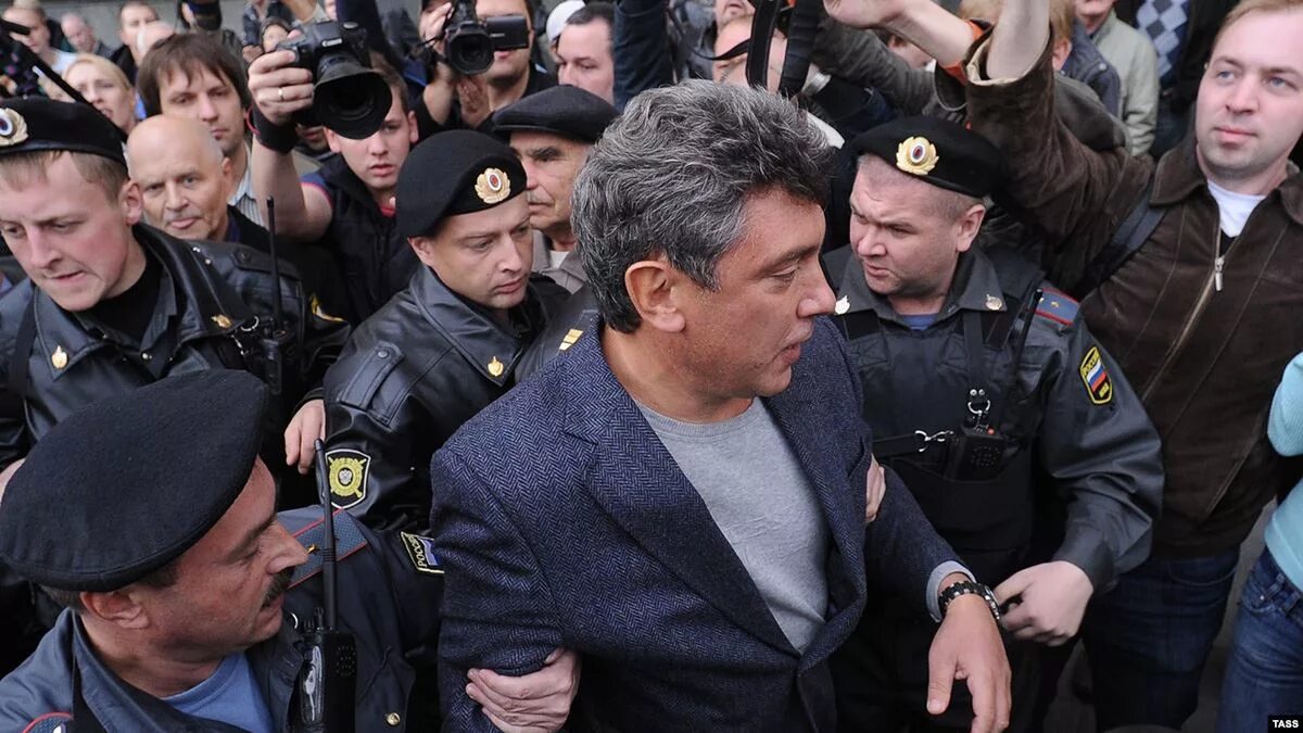 31 августа 2010. Немцов 2010 год.