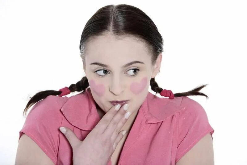 смущенная девушка