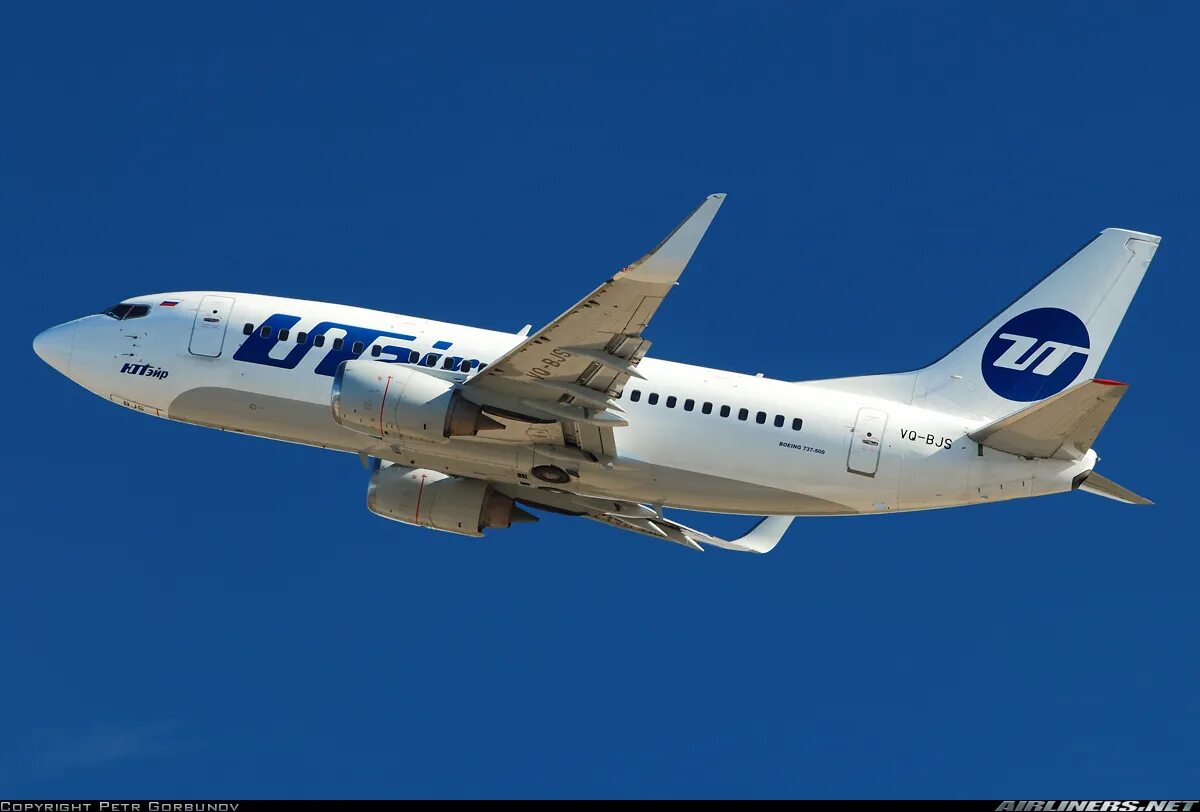 Сайт utair ru. Боинг 737 524. А340 ЮТЭЙР. Самолеты авиакомпанииutzir. Самолеты авиакомпании ЮТЭЙР.