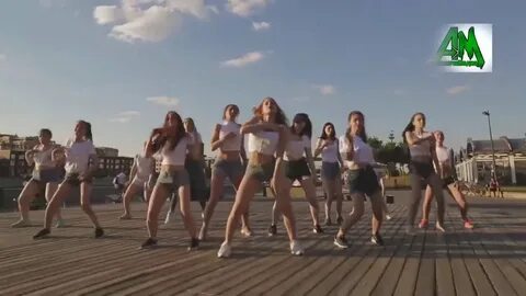 Танцуем у бара песня слушать