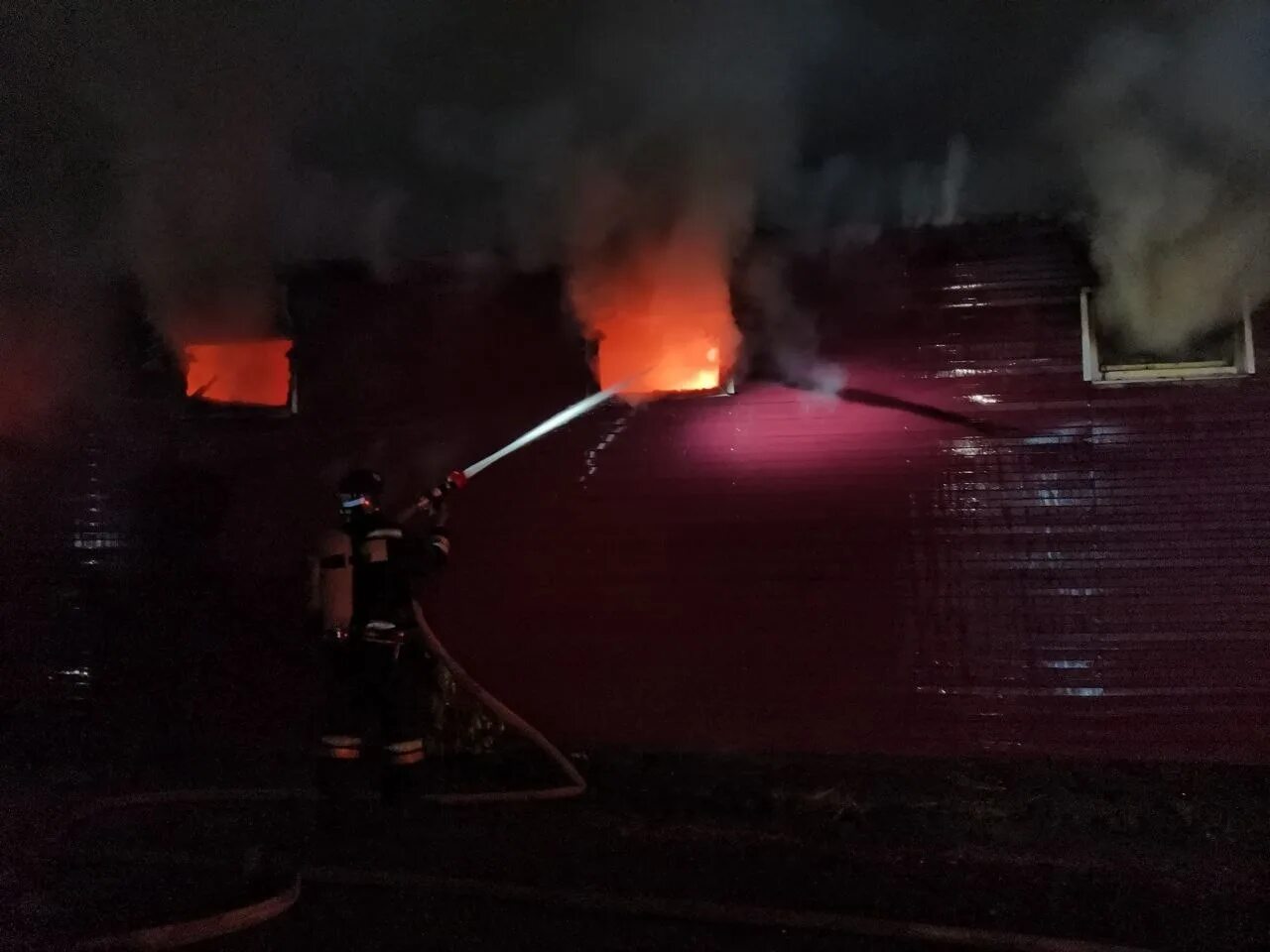 Мчс пожар. Пожар сегодня. Пожар в лакинске. Пожар на заводе. Пожар в лакинске 13 11 2022.
