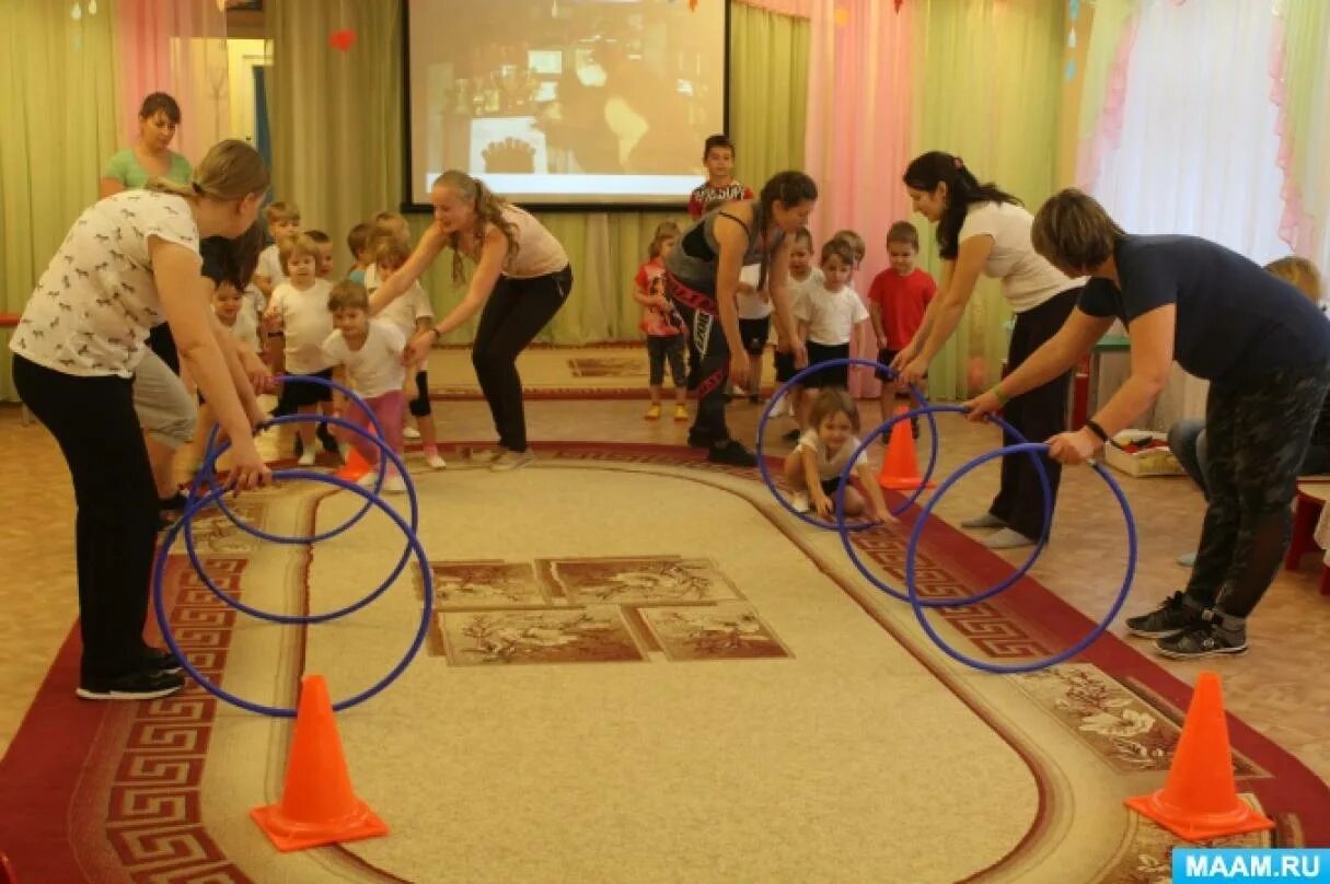 Спортивный досуг в детском саду. Спортивное развлечение в детском саду. Спортивный досуг с родителями в ДОУ. Физкультурные праздники в ДОУ.