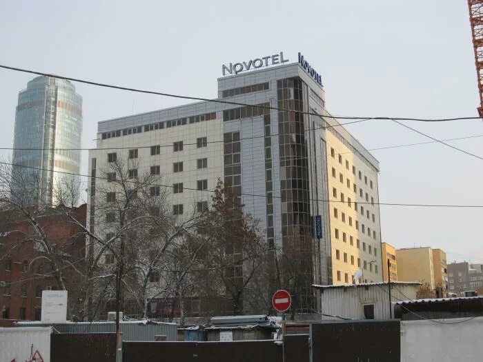 Новотель екатеринбург сайт. Энгельса 7 Екатеринбург Новотель. Novotel Екатеринбург центр ул Энгельса 7 Екатеринбург. Энгельса 7 Екатеринбург. Новотель Екатеринбург гостиница.