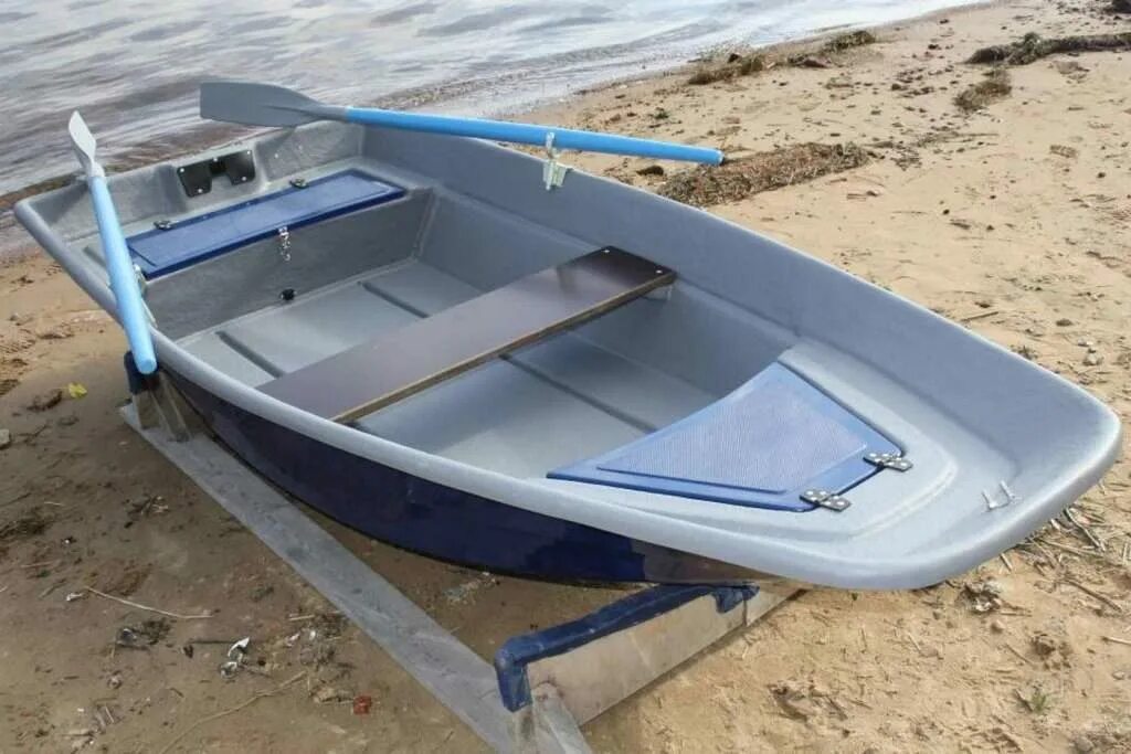 Объявление куплю лодку. Лодка Мираж 300. Стеклопластиковая лодка Мираж 300. Лодка пластик Mirage. Пластиковая лодка Онега 270.