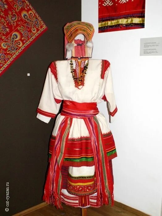 Старинный рязанский свадебный костюм. Народный свадебный костюм рязанской губернии. Народный мужской костюм тверская губерния. Старинный рязанский свадебный костюм. Старинный рязанский свадебный костюм.