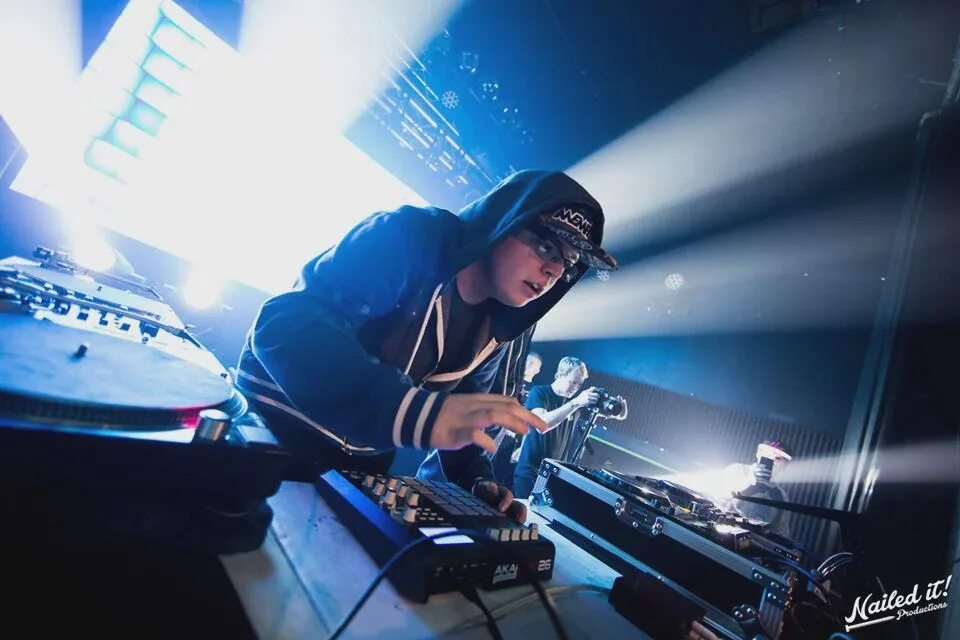 Remix ray. Ray volpe. ray volpe laserbeam. ray volpe endgame. ray volpe bermuda dubstep.