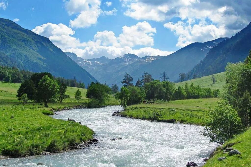 Горный край вода. Река Теберда Карачаево Черкесия. Река Кубань КЧР. Река маруха Карачаево-Черкесии. Мухинское ущелье в Теберде.