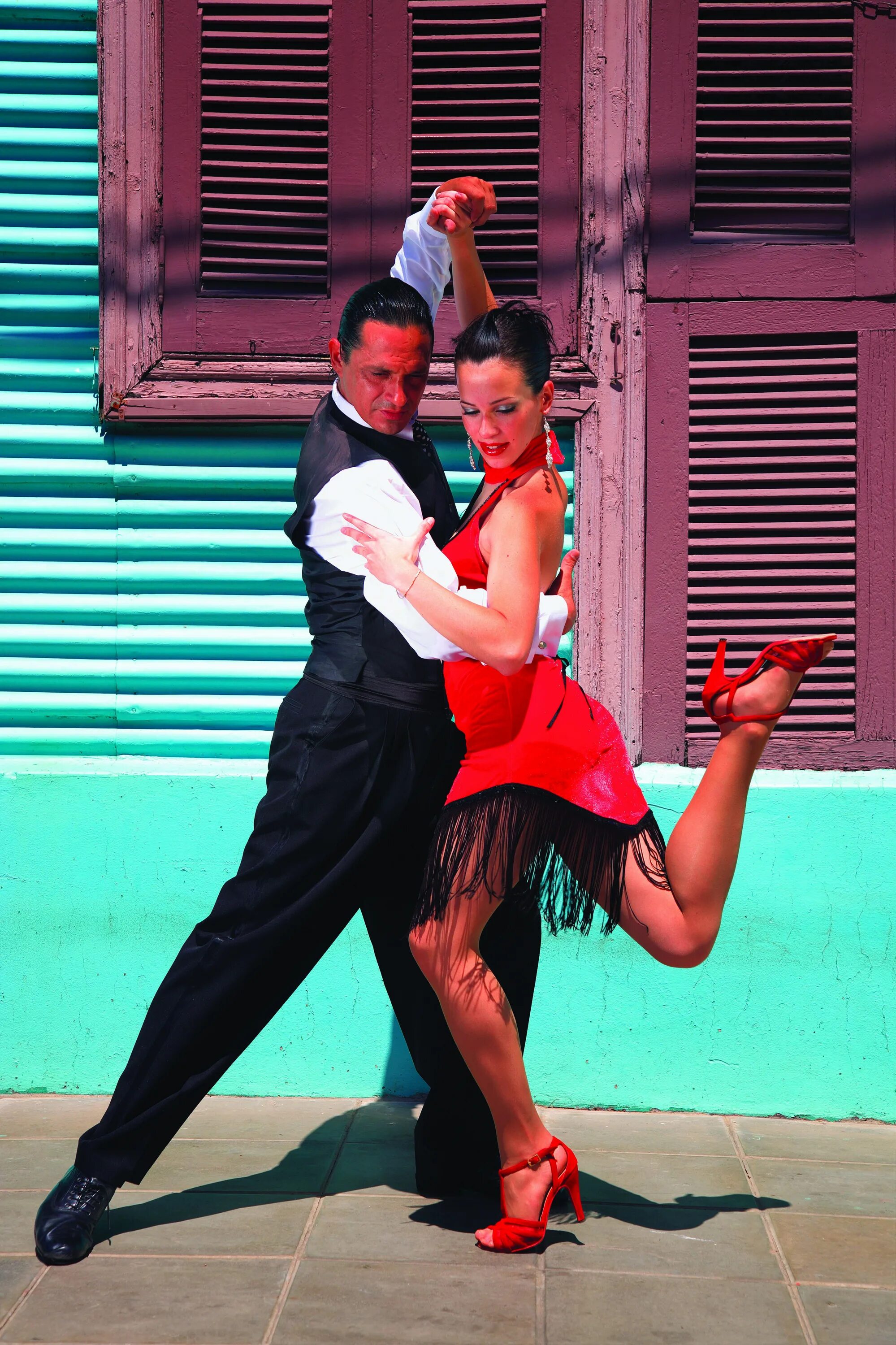 It takes two to tango идиома