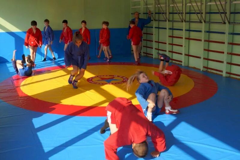 Зал самбо в пышме. Дюсш самбо сухой лог. Самбо сухой лог. Лог. Борцы самбо сухой лог.