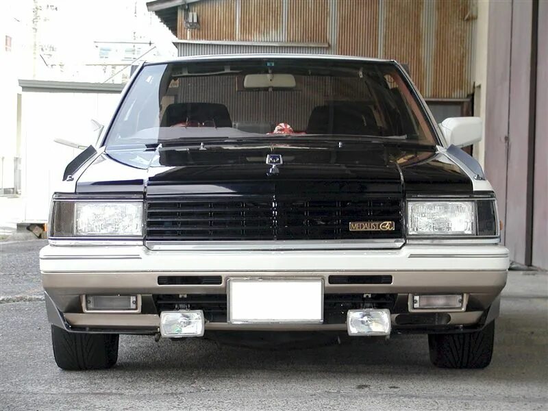 Купить б/у Nissan Laurel V (C32) 1.8 AT (90 л.с.) бензин автомат в Астрахани: бе
