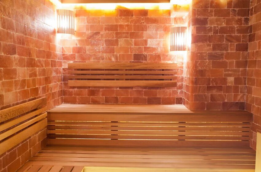 кирпич из гималайской розовой соли 200x100x50 мм шлифованный. гималайская соль в интерьере. плитка из гималайской соли. сауна с гималайской солью. гималайская соль для бани в парилке.