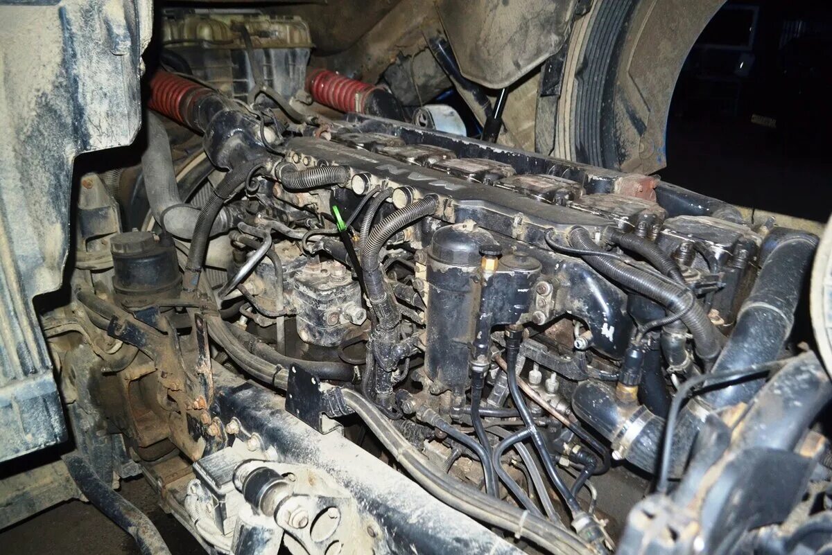 мотор d2066 man tgx. 410. где находится ман тга. 180 на блоке двигателя. ман тгс 41.