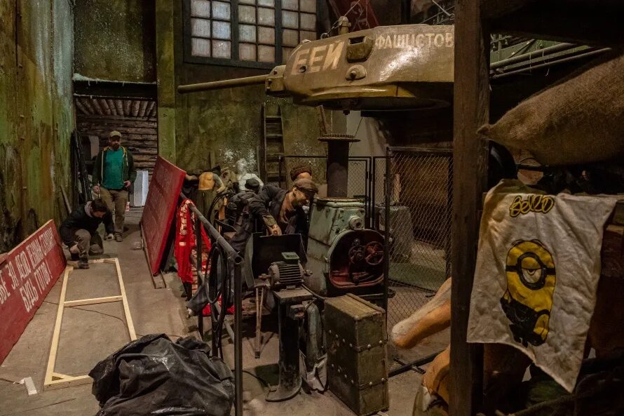 Киностудия ленфильм. Павильоны ленфильма экскурсия. Пропавшие в кинохронике ленфильм. Ленфильм съемочные павильоны. Киностудия ленфильм павильоны.