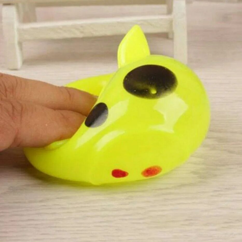 Игрушка которую разбивают. Антистресс лизун игрушка свинья. pig ball игрушка. свинка лизун игрушка. антистресс лизун свинка.