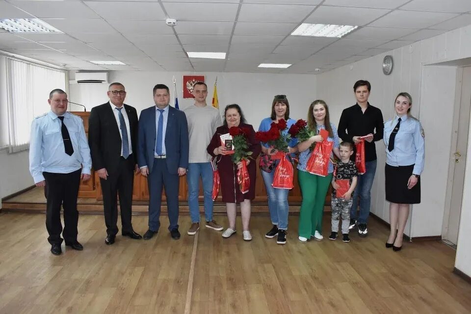 Вэт воронеж. Качели на проспекте революции воронеж. Горком 36 новости воронежа. Горком 36 новости воронежа. Качели на проспекте революции воронеж.
