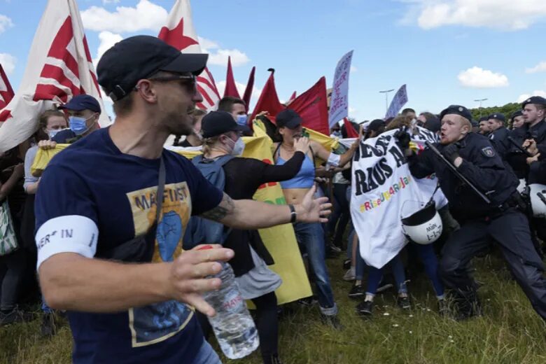 Протесты в Германии. Социальный протест. Желтые жилеты протесты. Нашествие 2022.