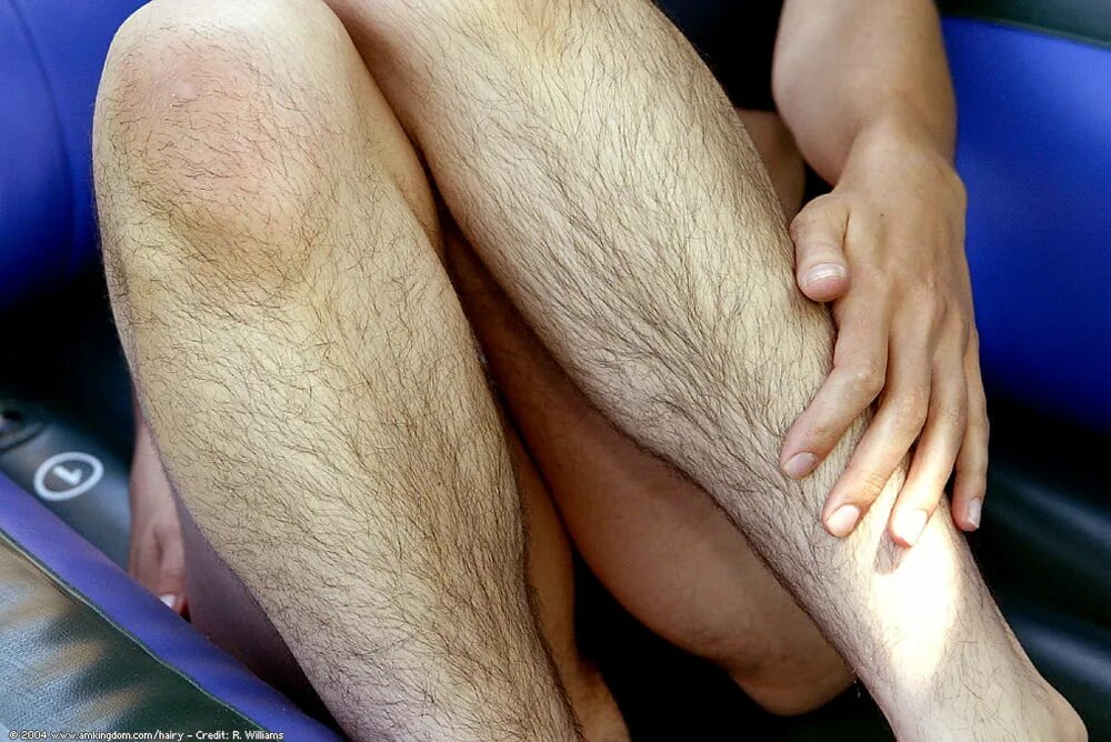 Волосатые женские ножки. Не биитые женские ноги. Very hairy legs