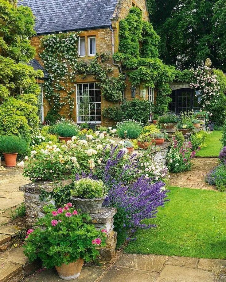 20+ Beautiful Flower Garden Design Ideas For Your Home Front Yard Small front ya