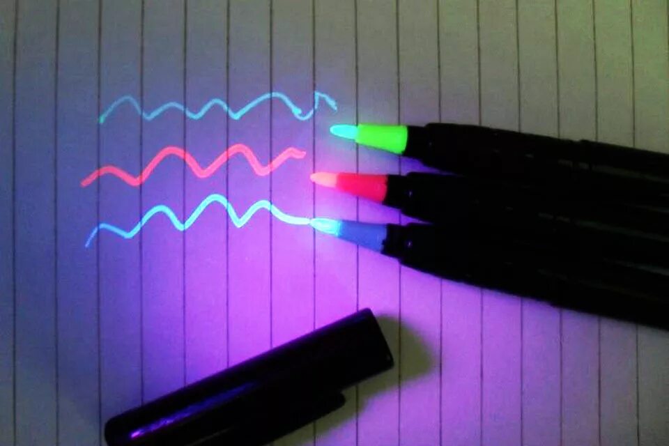 Фосфорные фломастеры. Фломастеры светящиеся в темноте. Ультрафиолетовый маркер. Неоновые маркеры.