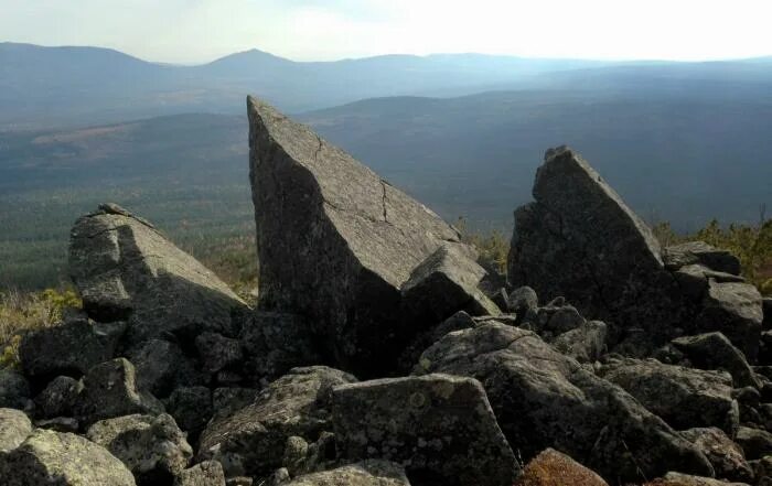 Уральский белый кварцит. Глыбы и валуны. Особый камень. Уральский белый кварцит. Ооо каменный дом челябинск.