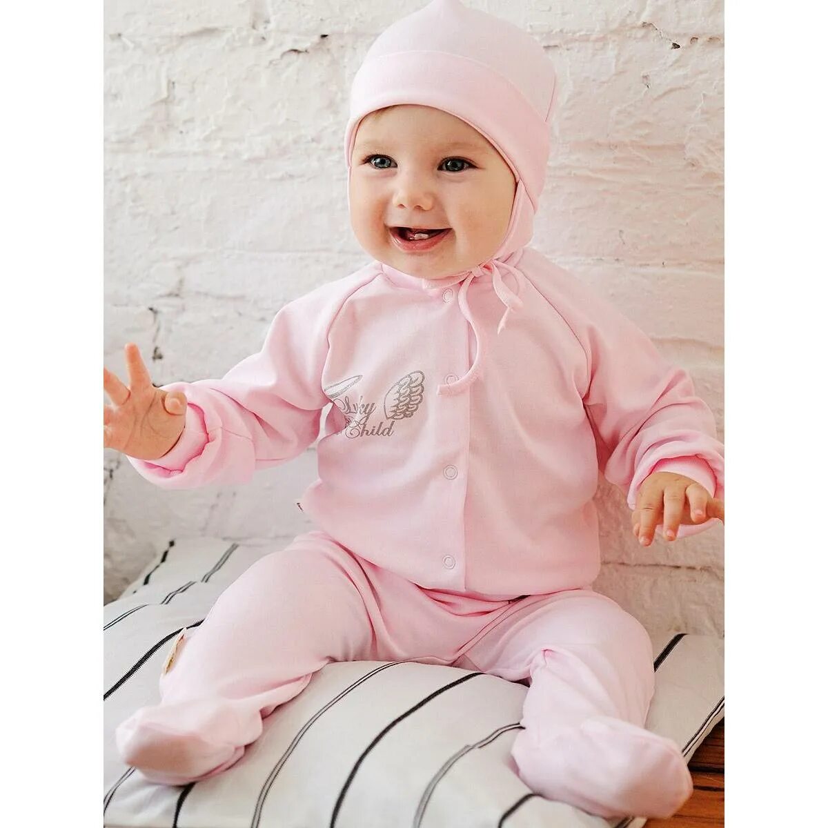 Одежду для детей 0 лет. Костюмы для новорожденных. Одежда для младенцев. Детские одежды. Одежда для мальчиков и девочек.