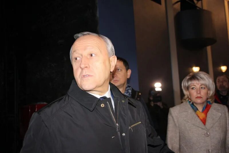 Совещание родителей. Правительство бориса джонсона. Коновалов служебный автомобиль хакасия. Грозит отставка. Автомобиль главы хакасии коновалова.