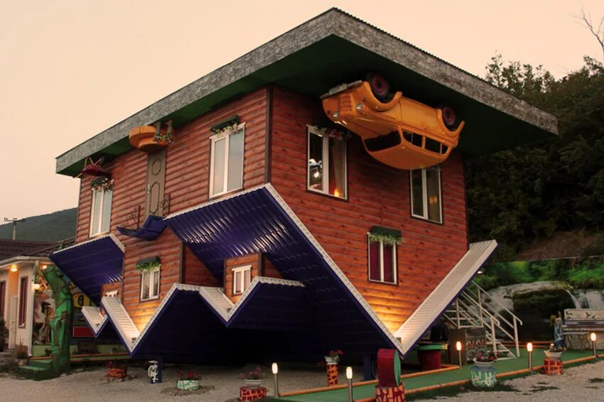 Дом вверх дном, село кабардинка, краснодарский край. Музей перевернутый дом на вднх. Абрау дюрсо аттракцион дом вверх дном. Дом перевертыш в санкт-петербурге. Дом вверх дном шерегеш.