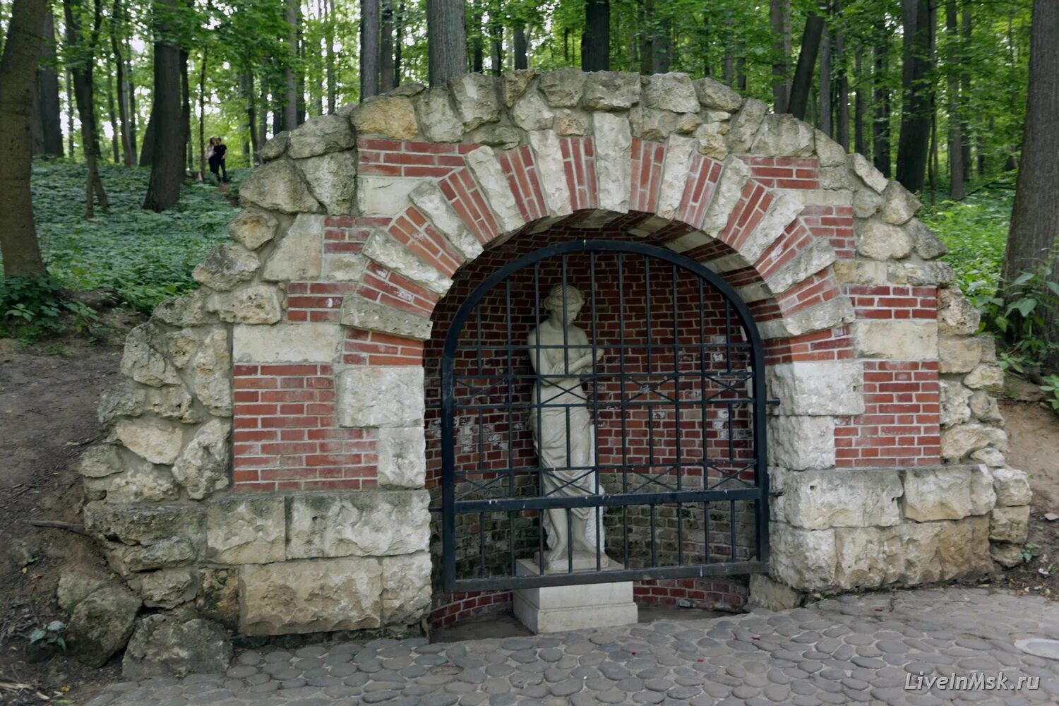 Парк воскресенское. Парки усадьбы до какого числа. Воронцовский парк юзао. Дуб в кривякино. Кусково жемчужина европы.